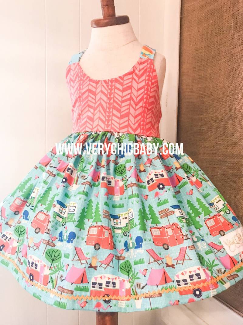 Camping Kleid, Glamping Sommerkleid, Sommerkleid Mädchen, Kleid Geburtstag Outfit von VeryChicBaby