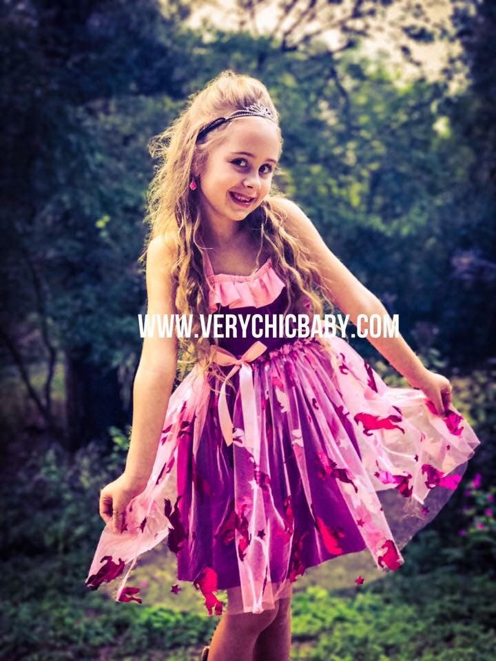 Einhorn Geburtstagskleid, Folierter Overlay, Twirly Boutique Kleid von VeryChicBaby