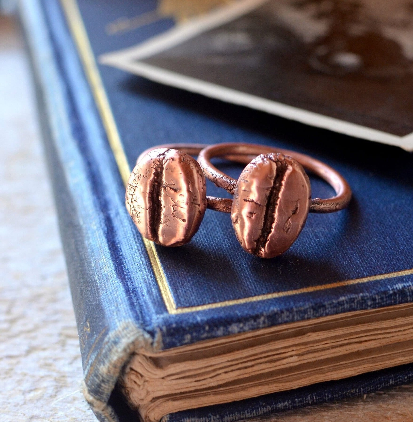 Coffee Bean Ring Us Größe, Auf Bestellung Gefertigt, Echter Kaffee in Kupfer, Elektrogeformter Ring, Geschenk Für Kaffeeliebhaber, Bio-Ring Coffee Bean Ring Us Größe, Auf Bestellung Gefertigt, Echter Kaffee in Kupfer, Elektrogeformter Ring, Geschenk Für Kaffeeliebhaber, Bio-Ring von VeryMeadow