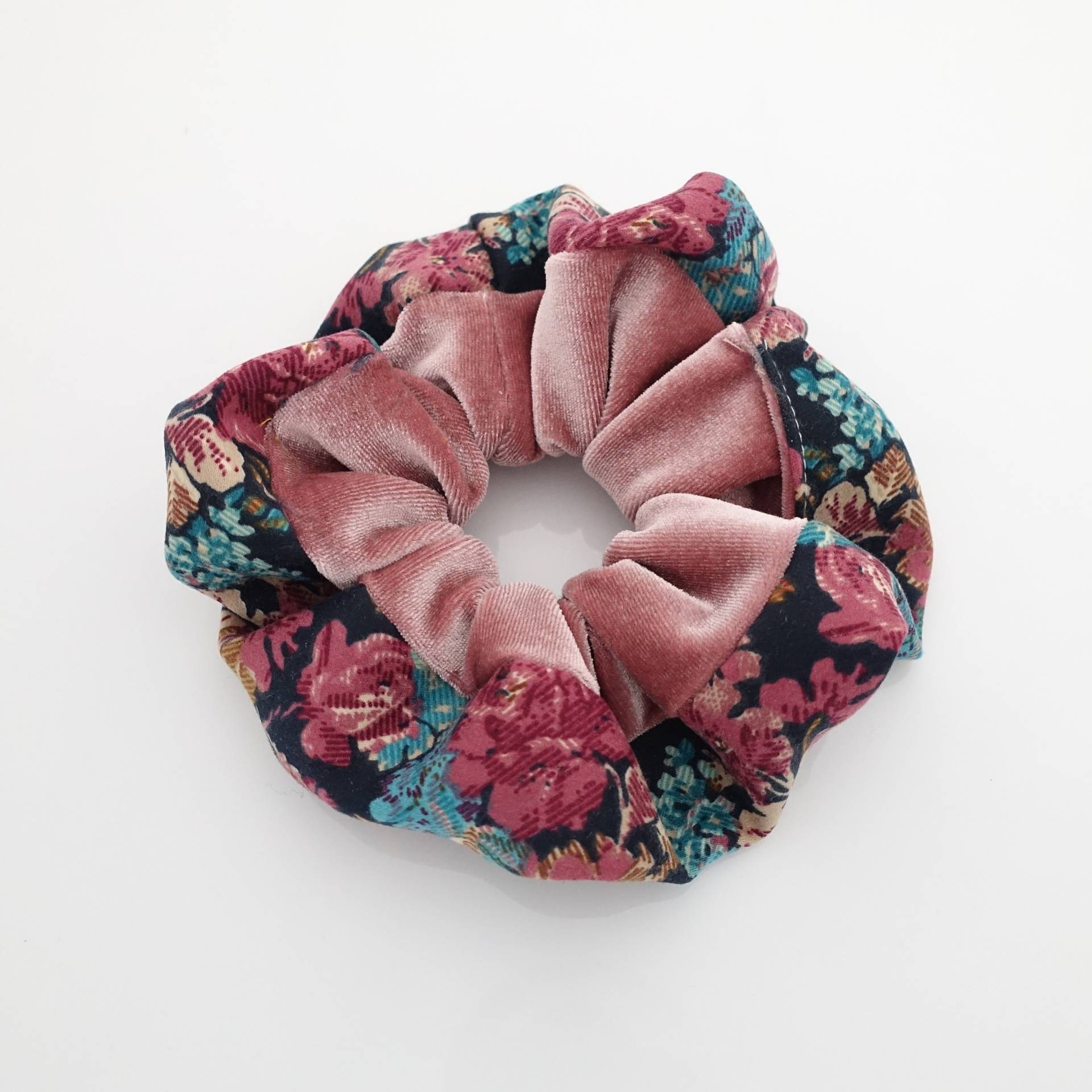 Samt Scrunchies Mit Kleinem Blumen Print Am Saum Verziert von VeryShine