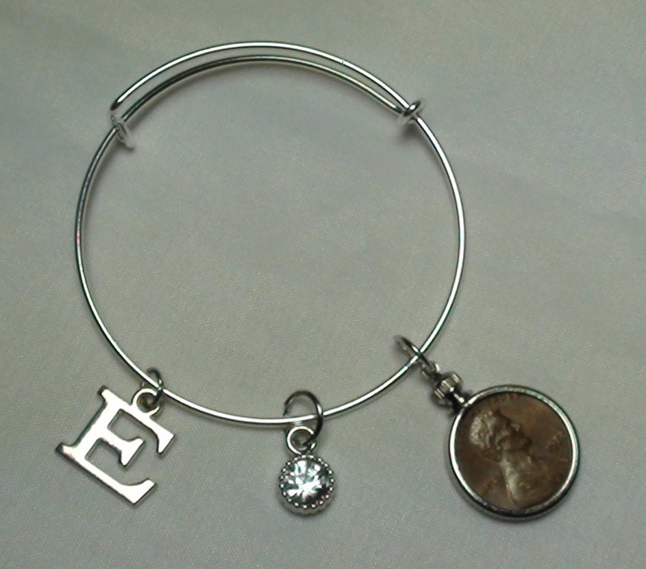 Penny Lünette Armreif Armband Mit Aus - Und Klare Bead Charm Wählen Sie Jahr Brief, Geburtstag, Jubiläum, Einzigartig, Geschenke Für Mädchen von VeryUniqueAndAntique