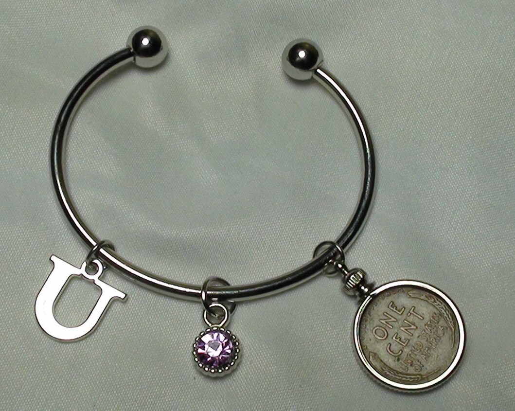 Weizen Zurück Penny Charme Lünette Armreif Mit Aus - Und Licht Lila Perle Charme, Sie Wählen Jahr Brief, Geburtstag, Jubiläum, Mom von VeryUniqueAndAntique