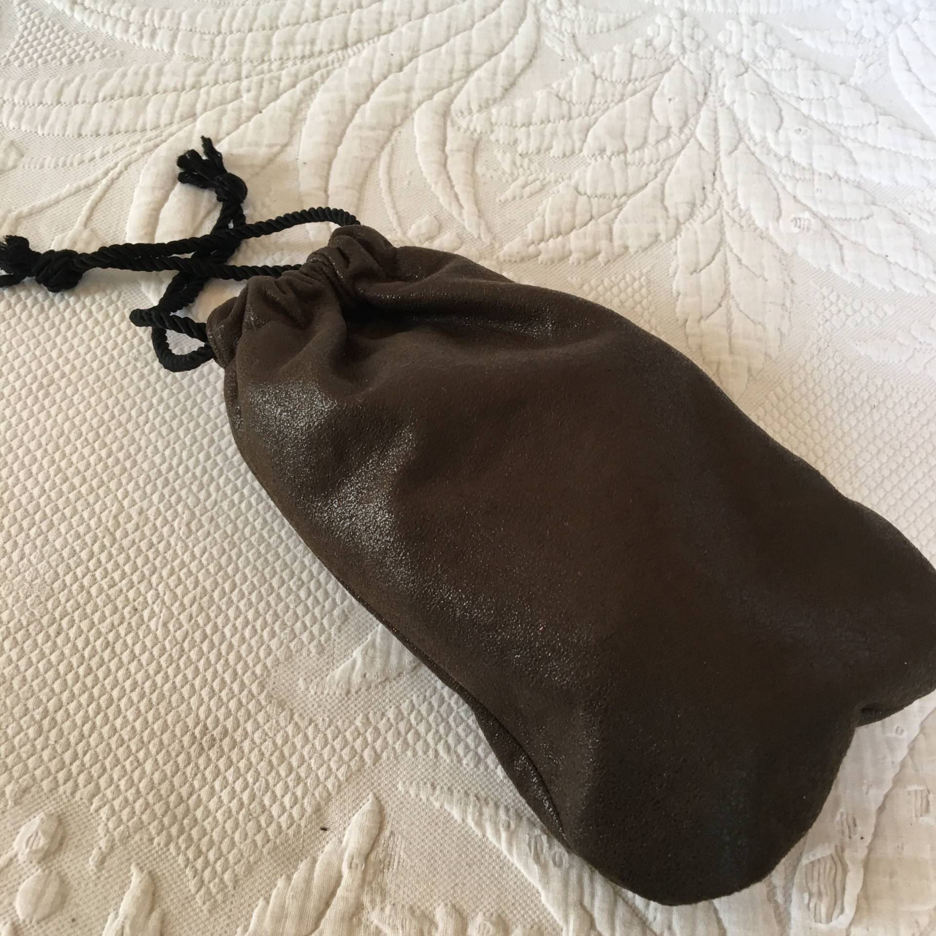 Handgefertigte Kunstleder Man's Game Piece Kordelzugtasche. Baumwollfutter Und Kordelzug. Auswahl Der Farben. Tragen Sie Travel Essentials in Tasche von VeryVictorianStudio