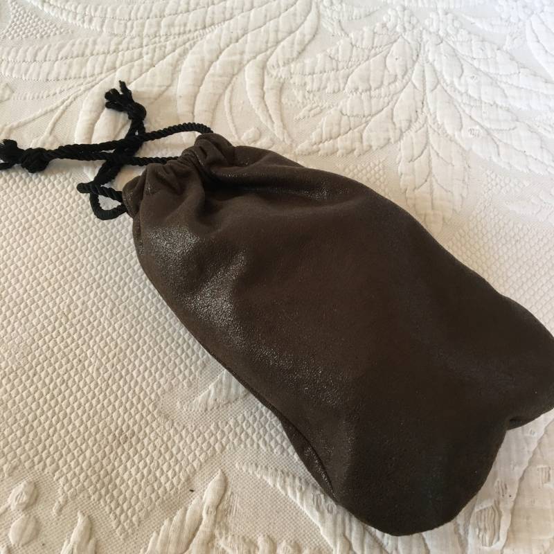 Handgefertigte Kunstleder Man's Game Piece Kordelzugtasche. Baumwollfutter Und Kordelzug. Auswahl Der Farben. Tragen Sie Travel Essentials in Tasche von VeryVictorianStudio