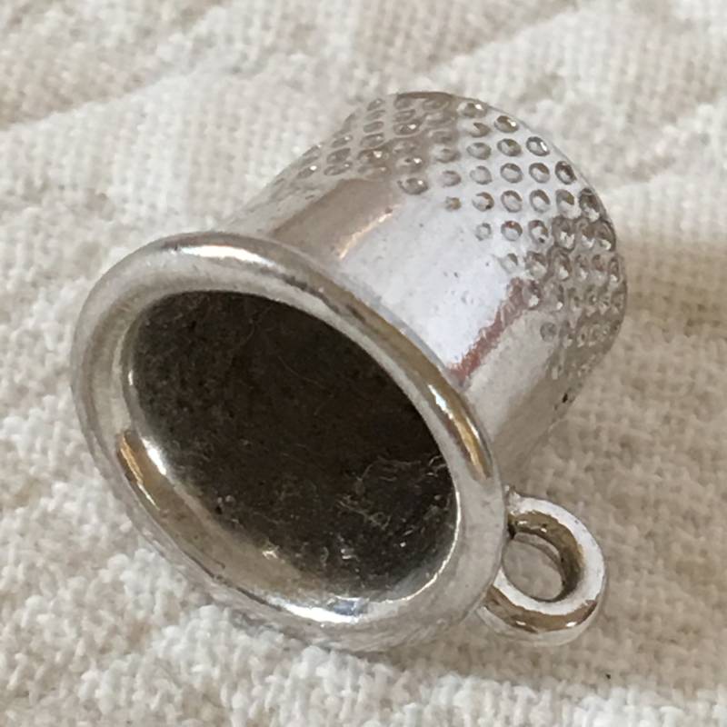 Jahrgang Fingerhut Charme Pendent. Edelstahl Detaillierte Oder von VeryVictorianStudio