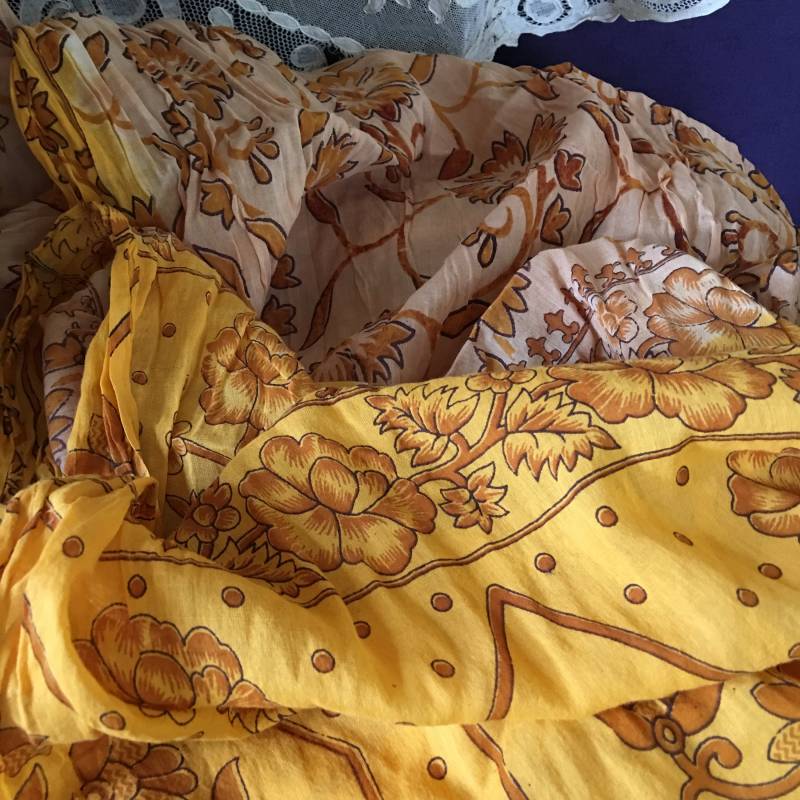 Vintage Sari Aus Baumwolle. Reiner Baumwolle in Gelb Und Braun. Golden Die Akzentuierte Randkante 32 "An Einem Ende von VeryVictorianStudio