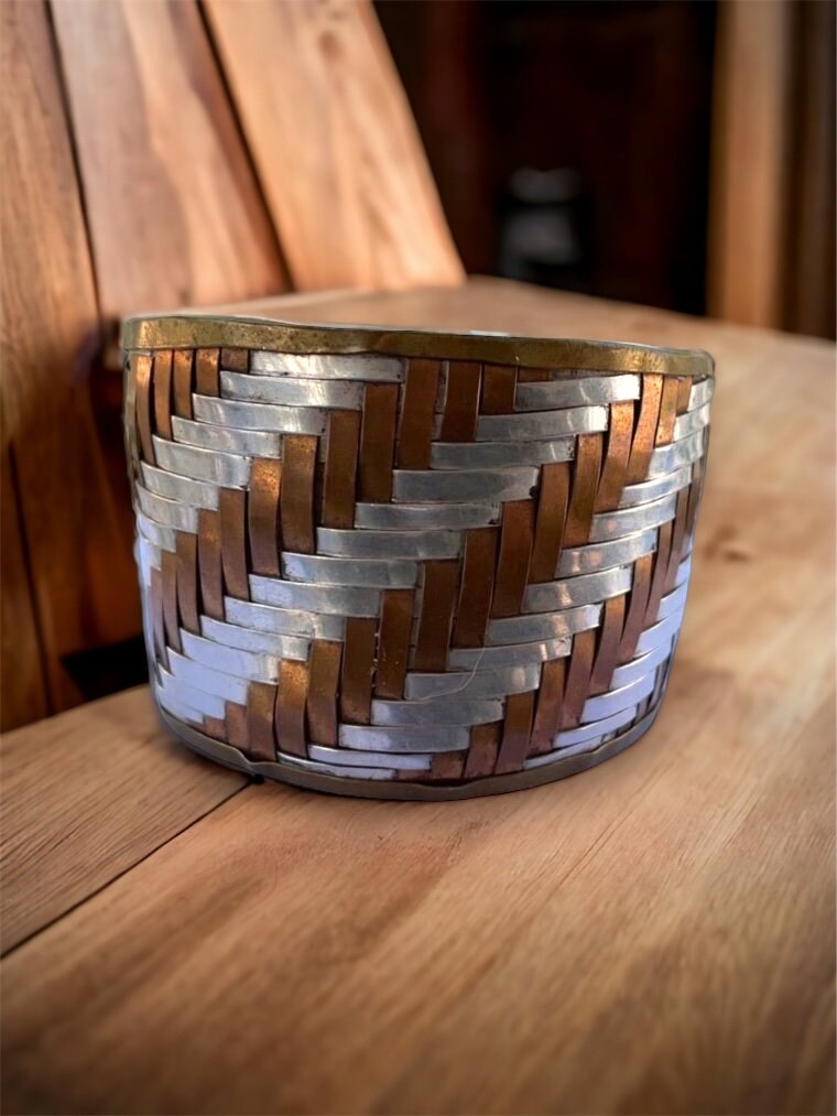 Mixed Metal Basketweave Handgewebtes Kupfer & Silber Atemberaubendes Vintage Handwerker Manschettenarmband von VeryVintageFinds