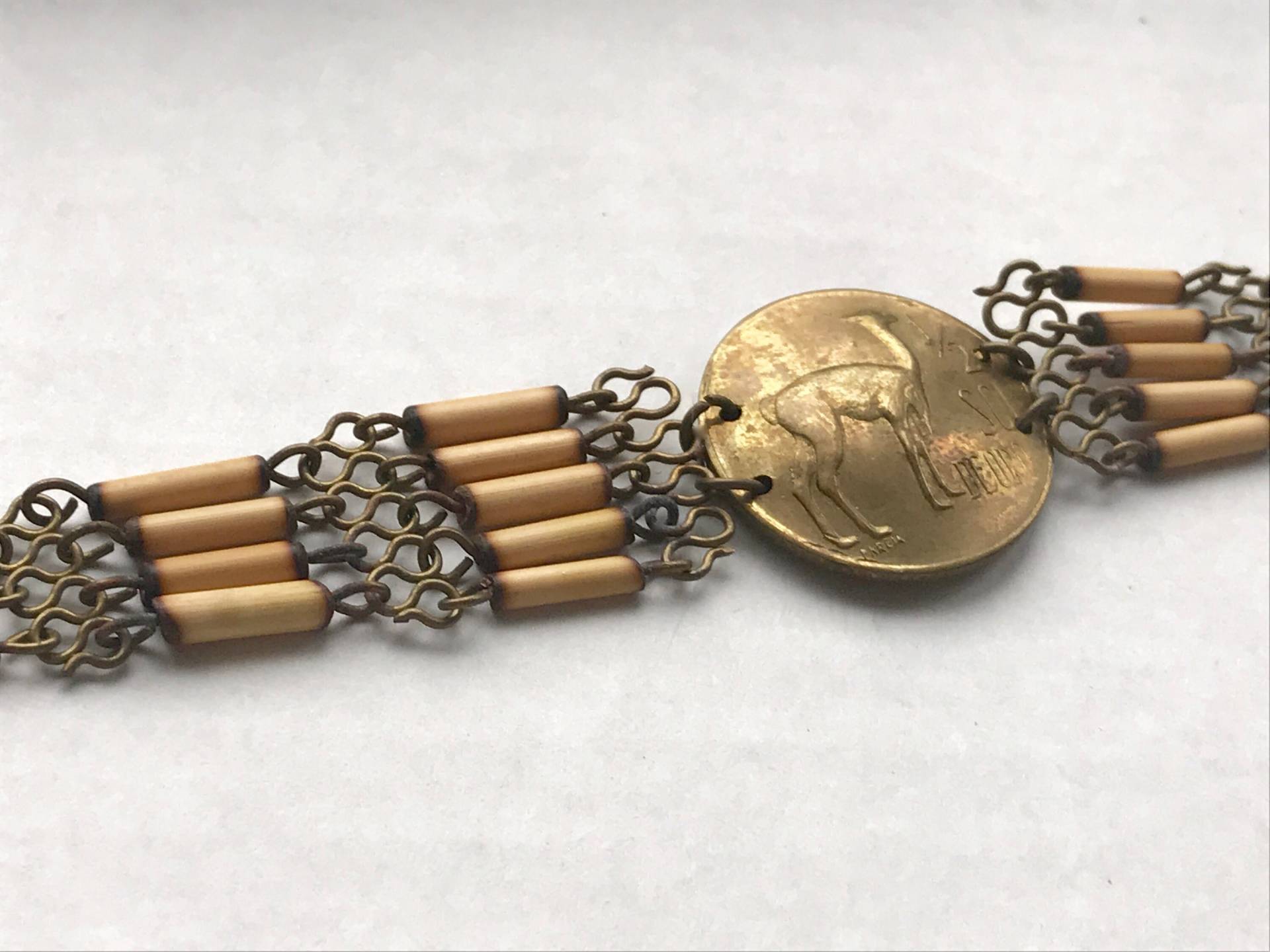 Sehr Einzigartige Vintage Echte Deoro Pareia Münze & Holz Armband - Peru von VeryVintageFinds