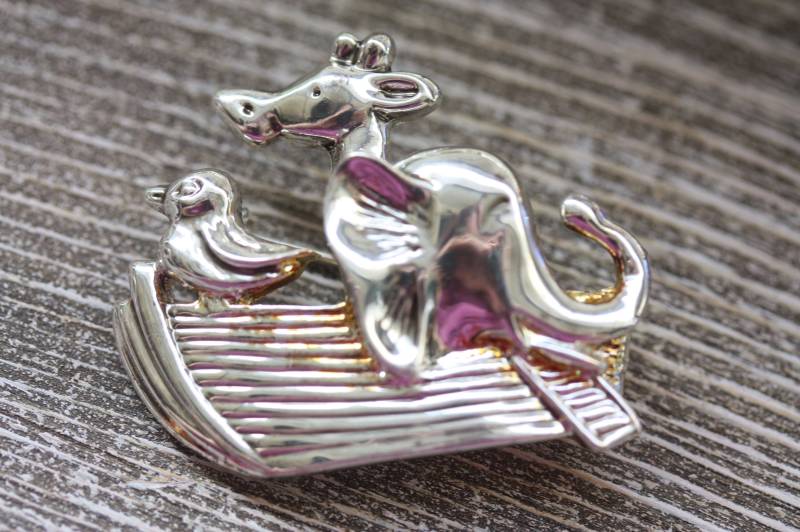 Vintage Noahs Arche Pin - Elefant, Giraffe, Vogel New View Signiert von VeryVintageFinds