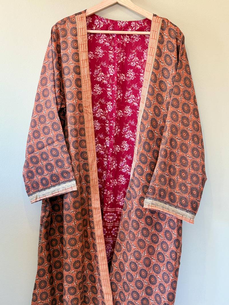 Sommer Langer Wendekimono Aus Seide Sommer Langer Wendekimono Aus Seide von VesaalConceptStore