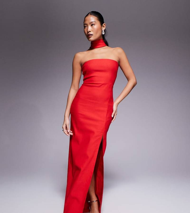 Vesper Petite - Trägerloses Maxikleid aus Bengaline in Rot mit Choker-Ausschnittdetail und Seitenschlitz von Vesper