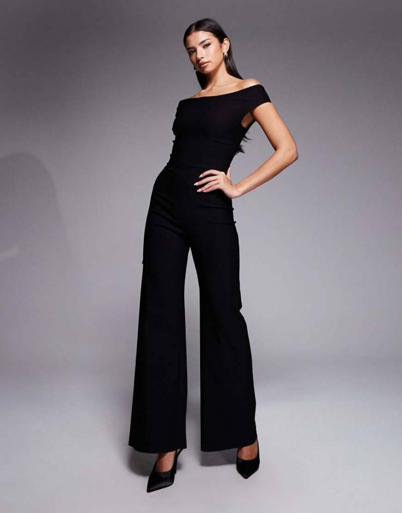 Vesper - Schulterfreier Jumpsuit in Schwarz von Vesper