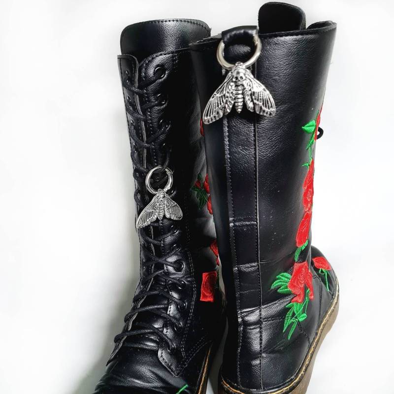 Motte Schuh Charms Clips Deadhead Stiefel Habichtsspinner Hohe Schuhe Anhänger Für Schnürsenkel Rollschuh Zubehör Schuhdekoration Totenkopf von Vesperto