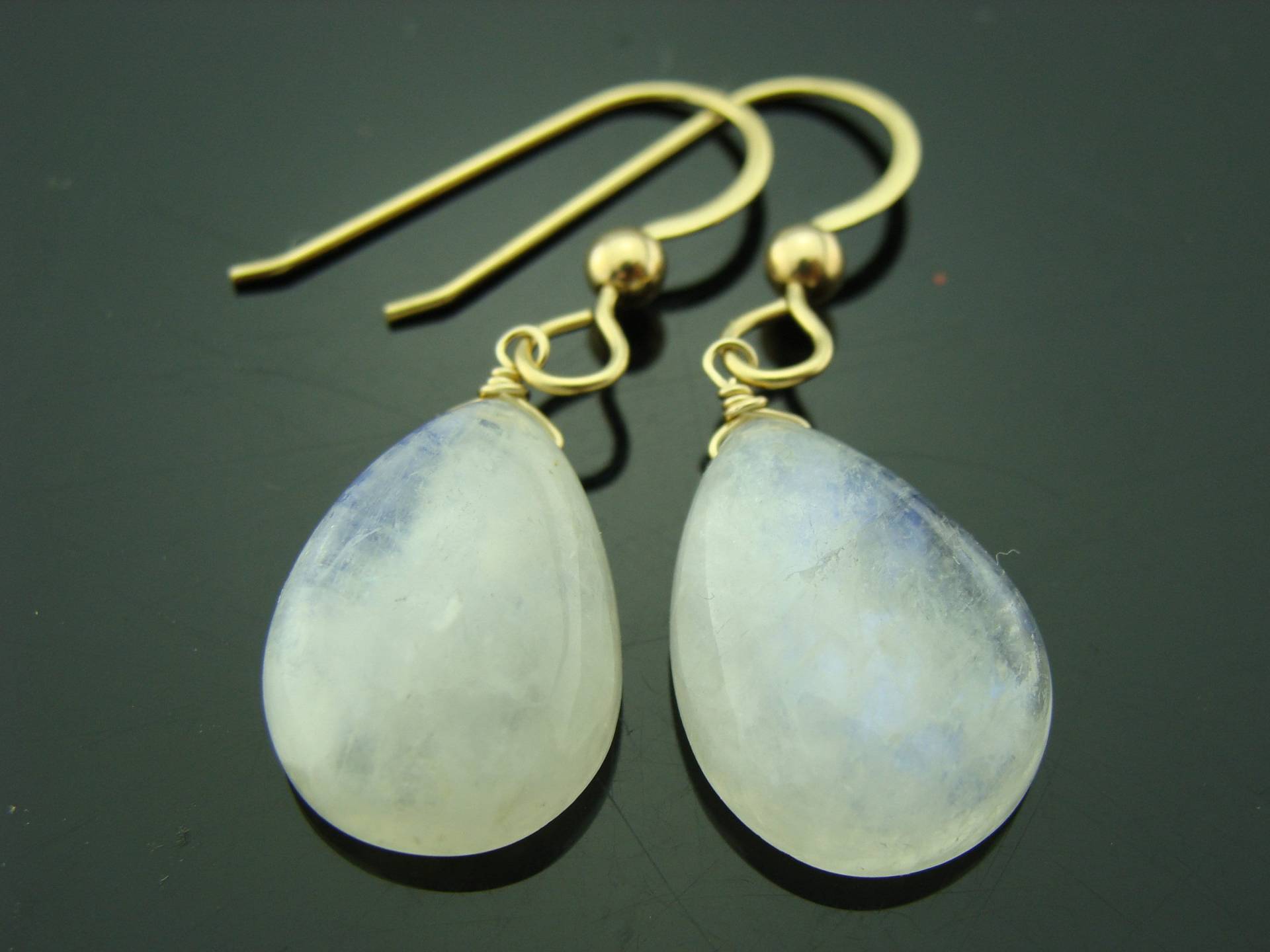 14K Solid Gold Ohrringe Regenbogen Mondstein Tropfen Baumeln Juni Geburtsstein Luxus Schmuck Geschenk Für Sie Handgemacht von VestaJewelry