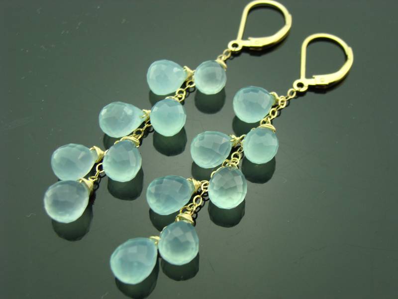 Aqua Blau Chalcedon Kaskade 14K Gold Filled Leverback Ohrringe Geschenk von VestaJewelry