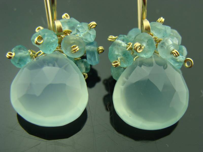 Aqua Blau Chalcedon & Apatit Cluster Ohrringe 14K Gold Filled Oder Sterling Silber Küsten Edelstein Geschenk Für Sie von VestaJewelry