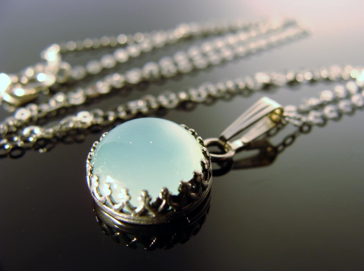 Aqua Blue Chalcedon Anhänger Halskette 925 Sterling Silber Bezel Set Edelstein Zierlicher Minimal Schmuck Geschenk Für Sie Handgemacht von VestaJewelry