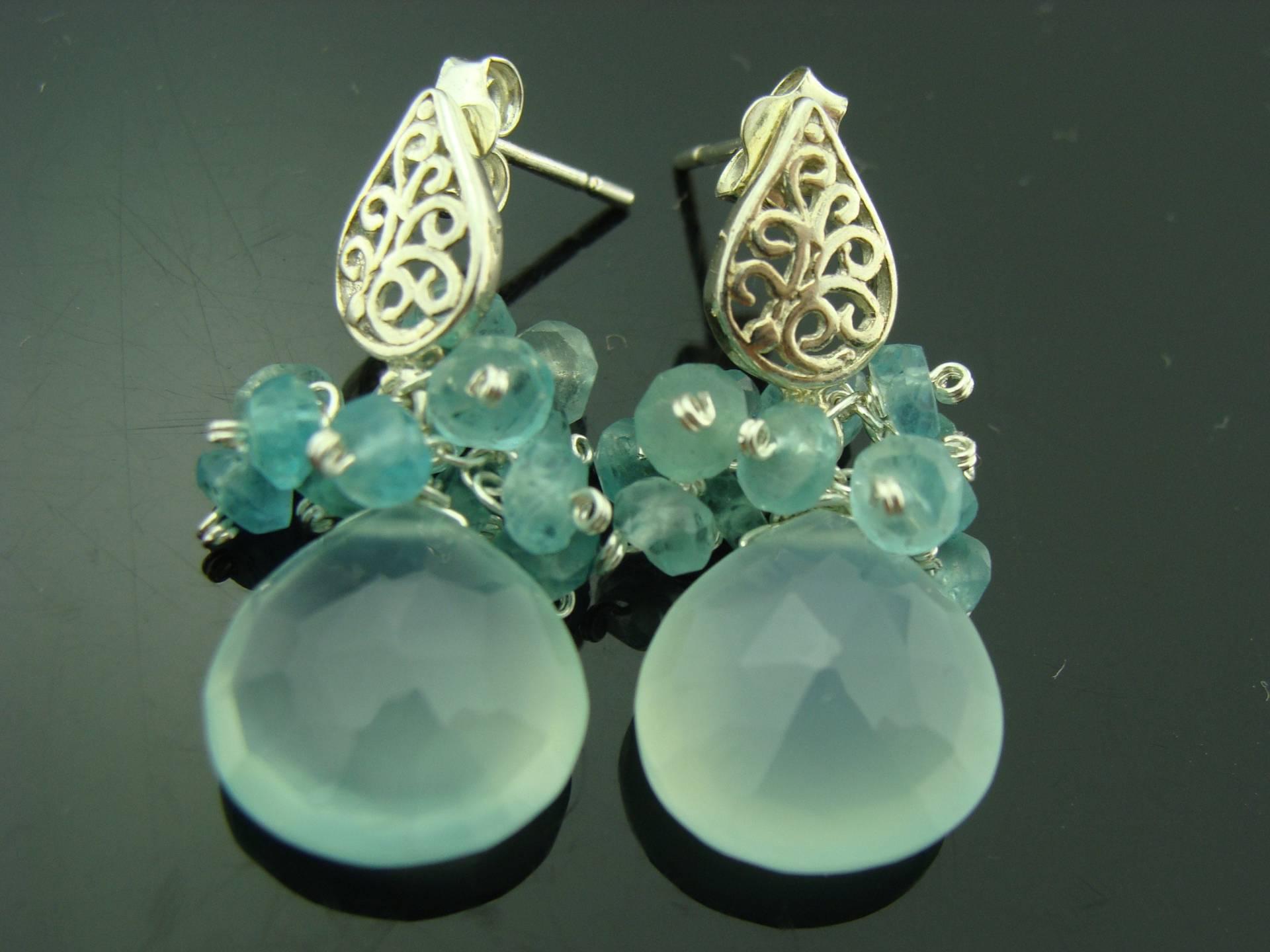 Aqua Blue Chalcedon & Apatit Cluster Ohrringe 925 Sterling Silber Filigrane Ohrstecker Edelstein Schmuck Handgemachtes Geschenk Für Sie von VestaJewelry