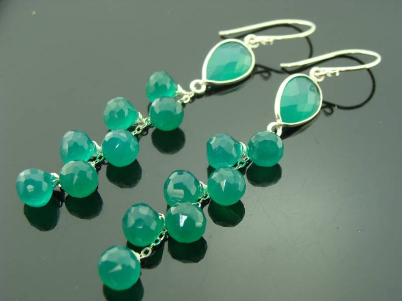 Bezel Set Grüner Onyx 925 Sterlingsilber Kaskadenohrringe Langer Baumeln Handgemachter Schmuck Geschenk Für Sie Birthstone Ohrringe von VestaJewelry