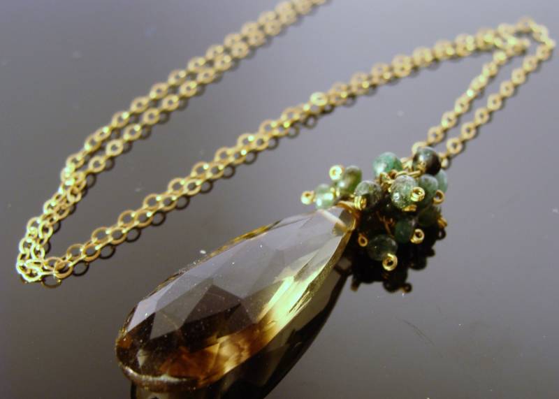 Lemon Quartz & Smaragd Halskette 14K Gold Filled Briolette Edelstein Lemon Quartz & Smaragd Halskette 14K Gold Filled Briolette Edelstein von VestaJewelry