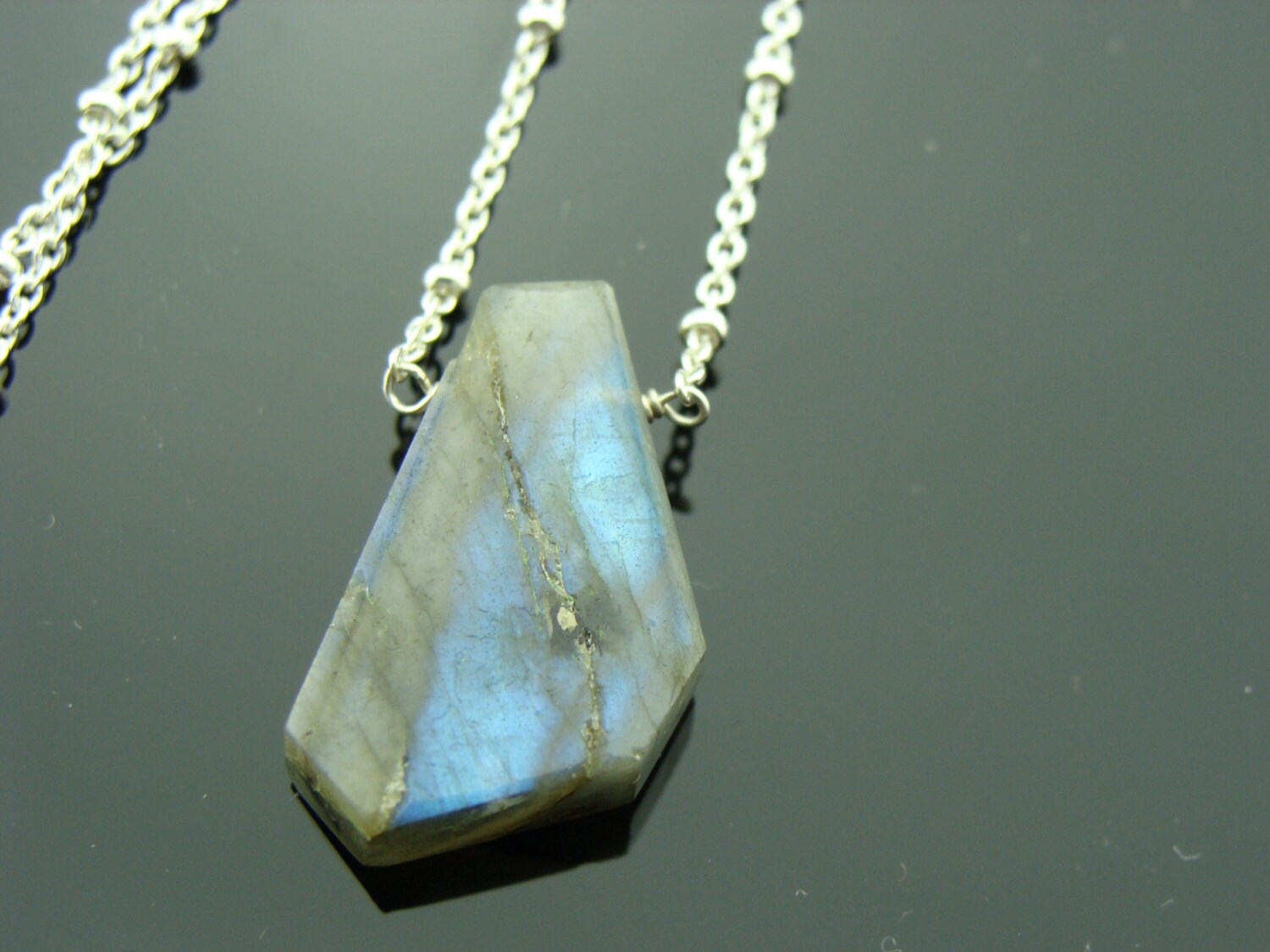 Blitz Labradorit Halskette 925 Sterling Silber Anhänger Schillernder Edelstein Schmuck Geschenk Für Sie Blau Graue Kristall von VestaJewelry