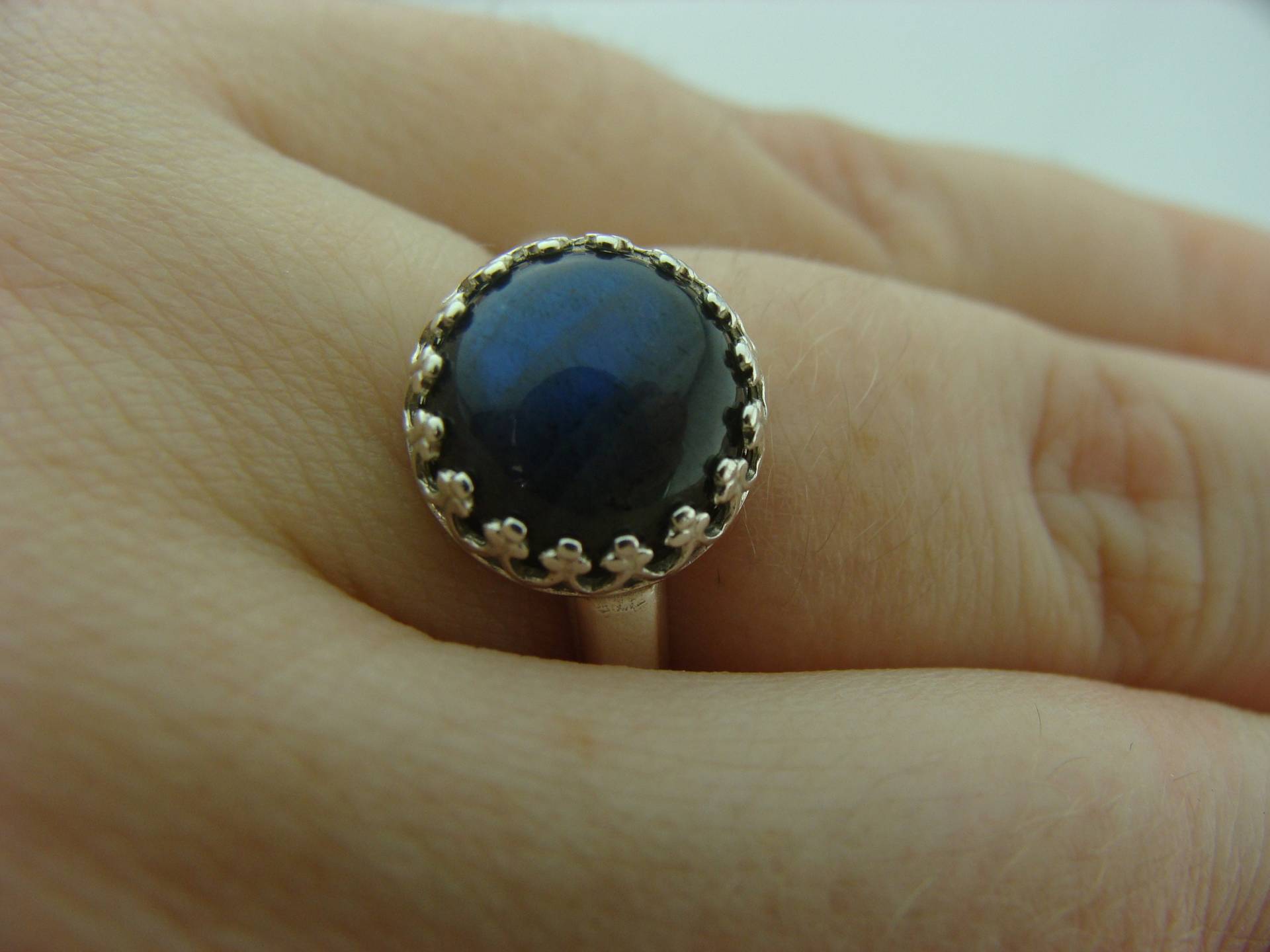Blue Flash Labradorit Bezel Set Sterling Silber Ring Größe 7 Oder 8 Geschenk von VestaJewelry