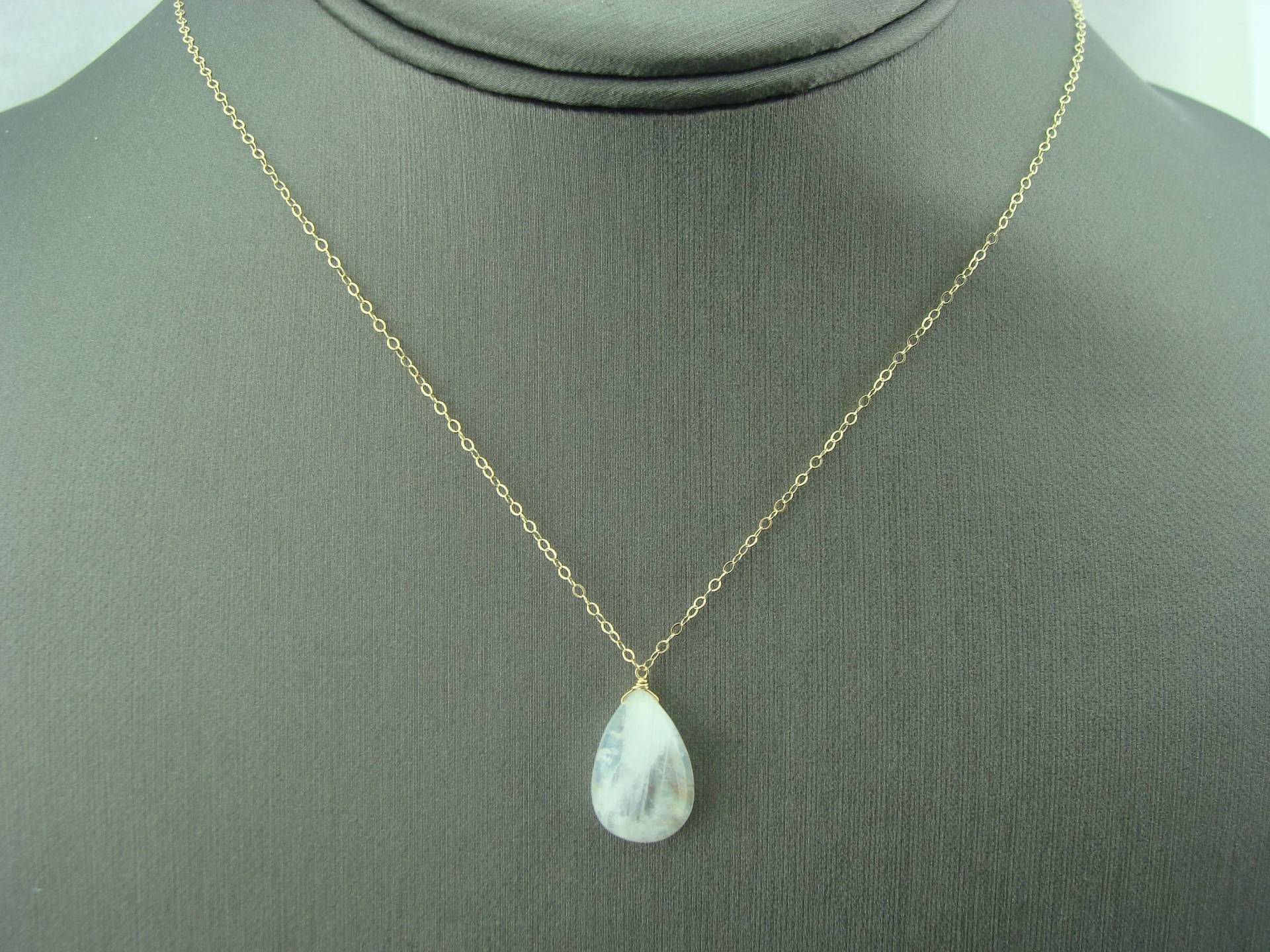 Echte Blaue Rohe Ungeschnittene Diamant-Halskette Sterlingsilber Oder 14K Gold Gefüllt Zierlicher Rauer Diamant-Anhänger Handgemachtes Schmuck von VestaJewelry