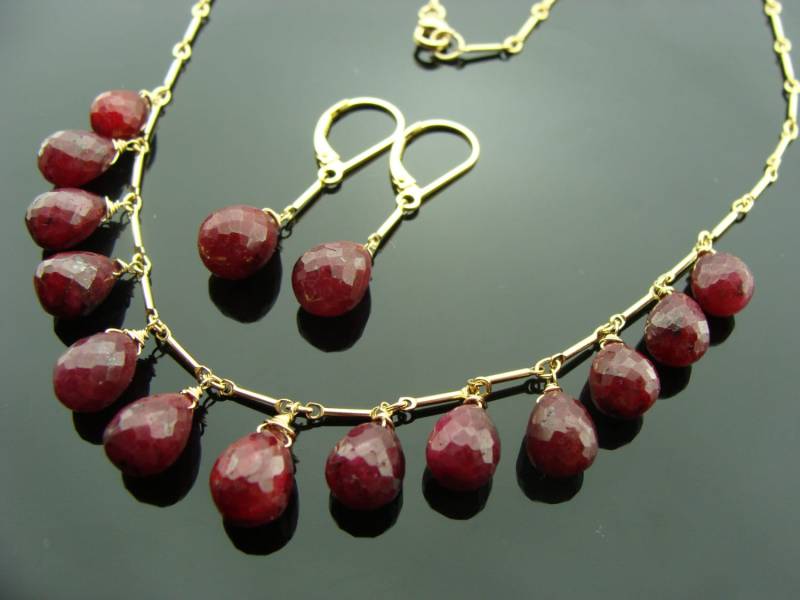 Echte Rubin Halskette Und Ohrringe Set 14K Gold Filled Schmuck Zierliche Rote Edelstein Geschenk Für Sie Juli Birthstone von VestaJewelry