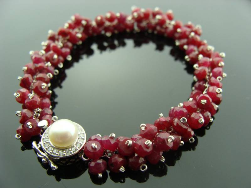 Echtes Rubin Cluster Armband Cz Micro Pave & Perlenverschluss 925 Sterling Silber Schmuck Geschenk Für Sie von VestaJewelry