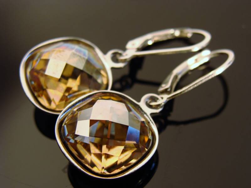 Golden Shadow Swarovski Ohrringe 925 Sterlingsilber Brisuren Kristallohrringe Warmes Neutrales Funkeln von VestaJewelry