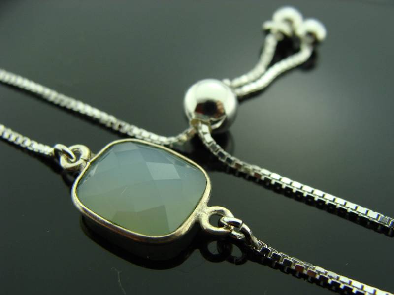Hellblauer Chalcedon Verstellbares Quastenarmband 925 Sterlingsilber Zierlicher Edelsteinschmuck Handgemachtes Geschenk Für Sie von VestaJewelry
