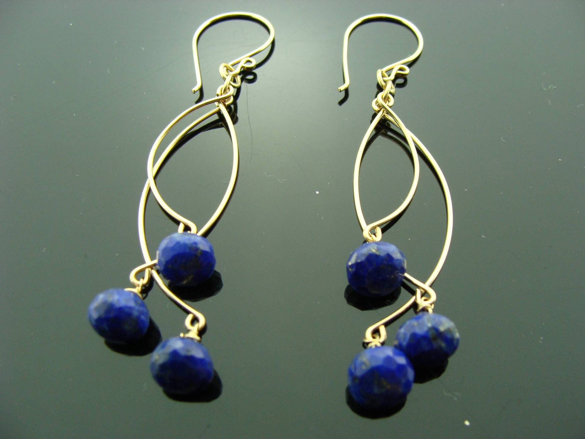 Lange Lapis Lazuli Kronleuchter Ohrringe 14K Gold Gefüllt Tiefblauer Edelstein Handgemachter Schmuck Geschenk Für Sie Lange Lapis Lazuli Kronleuchter Ohrringe 14K Gold Gefüllt Tiefblauer Edelstein Handgemachter Schmuck Geschenk Für Sie von VestaJewelry