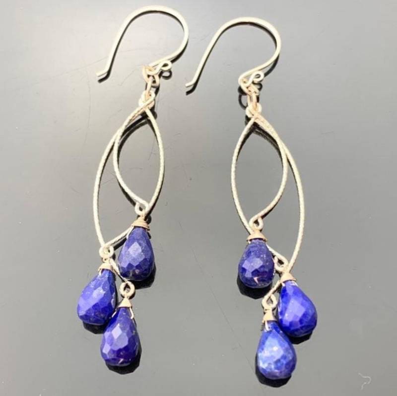 Lange Lapis Lazuli Kronleuchter Ohrringe 925 Sterlingsilber Mutige Blaue Edelsteinanhänger von VestaJewelry