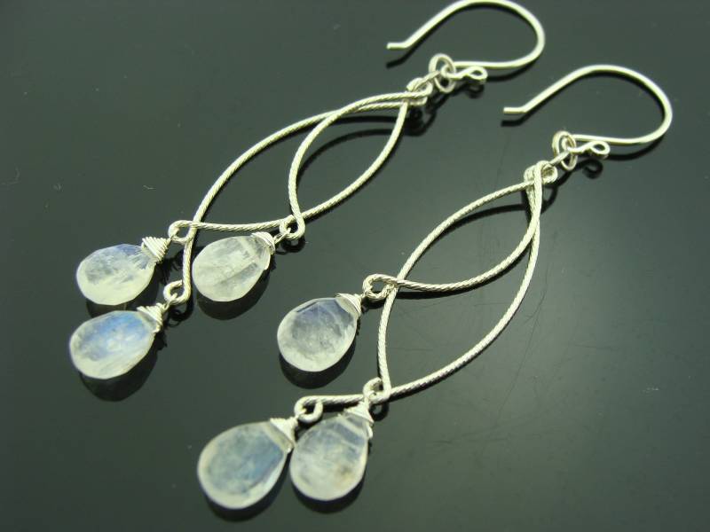 Lange Regenbogen Mondstein Kronleuchter Ohrringe 925 Sterling Silber Baumeln Boho Brautschmuck Juni Birthstone Geschenk Lange Regenbogen Mondstein Kronleuchter Ohrringe 925 Sterling Silber Baumeln Boho Brautschmuck Juni Birthstone Geschenk von VestaJewelry