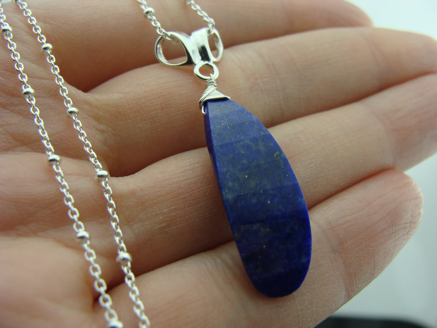 Lapis Lazuli Blütenblatt Anhänger Halskette 925 Sterling Silber Echter Edelstein Schmuck Elegantes Geschenk Für Sie Handgemachte von VestaJewelry