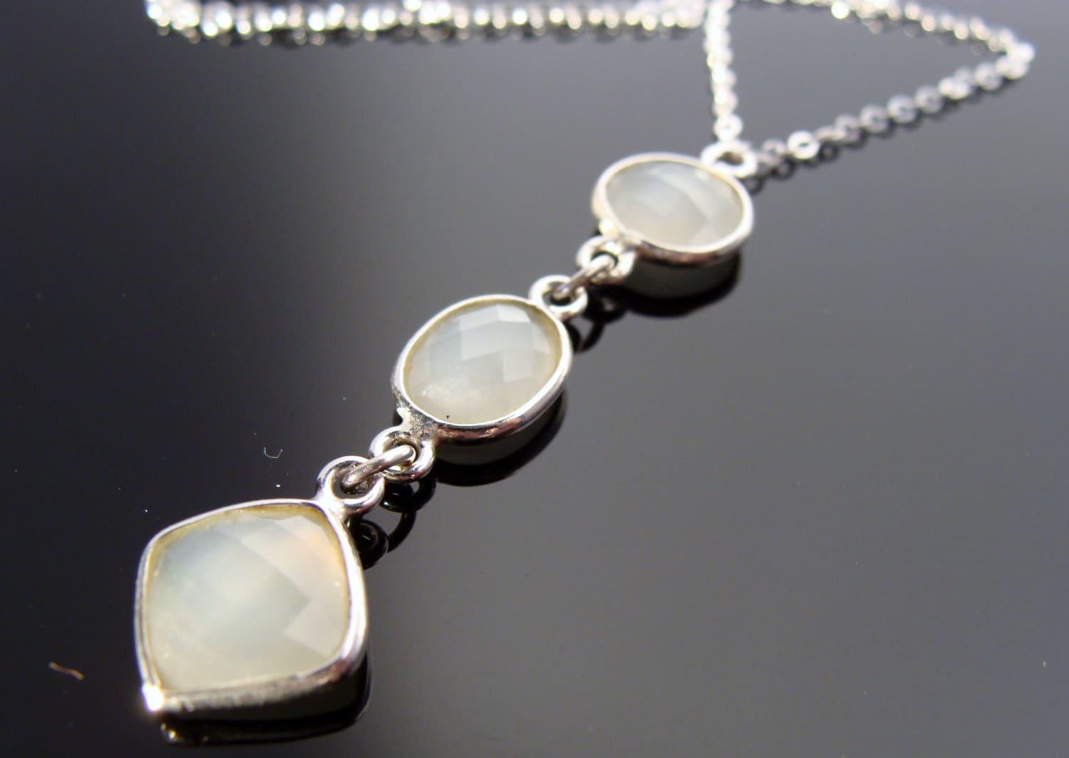 Lünette Set Weiße Mondstein Halskette 925 Sterling Silber Kette Juni Birthstone Schmuck von VestaJewelry