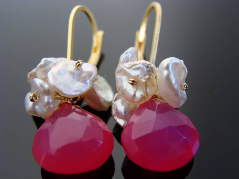 Pink Chalcedon & Weiße Keshi Perle Ohrringe 14K Gold Filled Oder Sterling Silber Klappbrisuren von VestaJewelry