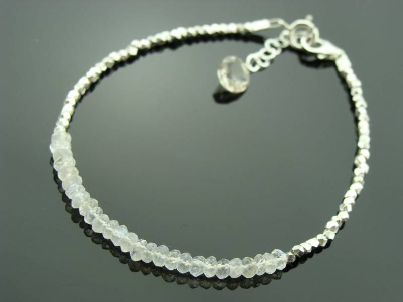 Regenbogen Mondstein Armband 925 Sterling Silber Zierlicher Edelstein Schmuck Juni Birthstone Geschenk Für Sie von VestaJewelry