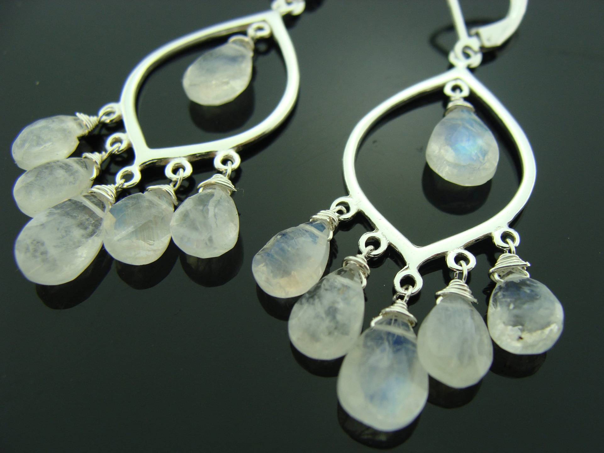 Regenbogen Mondstein Chandelier Ohrringe 925 Sterling Silber Brisur Auffällige Edelstein Tropfen Juni Birthstone Geschenk Für Sie von VestaJewelry