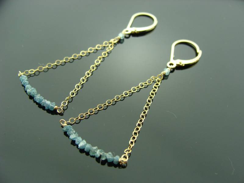 Rohe Blaue Diamant Ohrringe 14K Gold Filled Oder Sterling Silber Echte Ungeschliffene Geschenk Für Sie von VestaJewelry