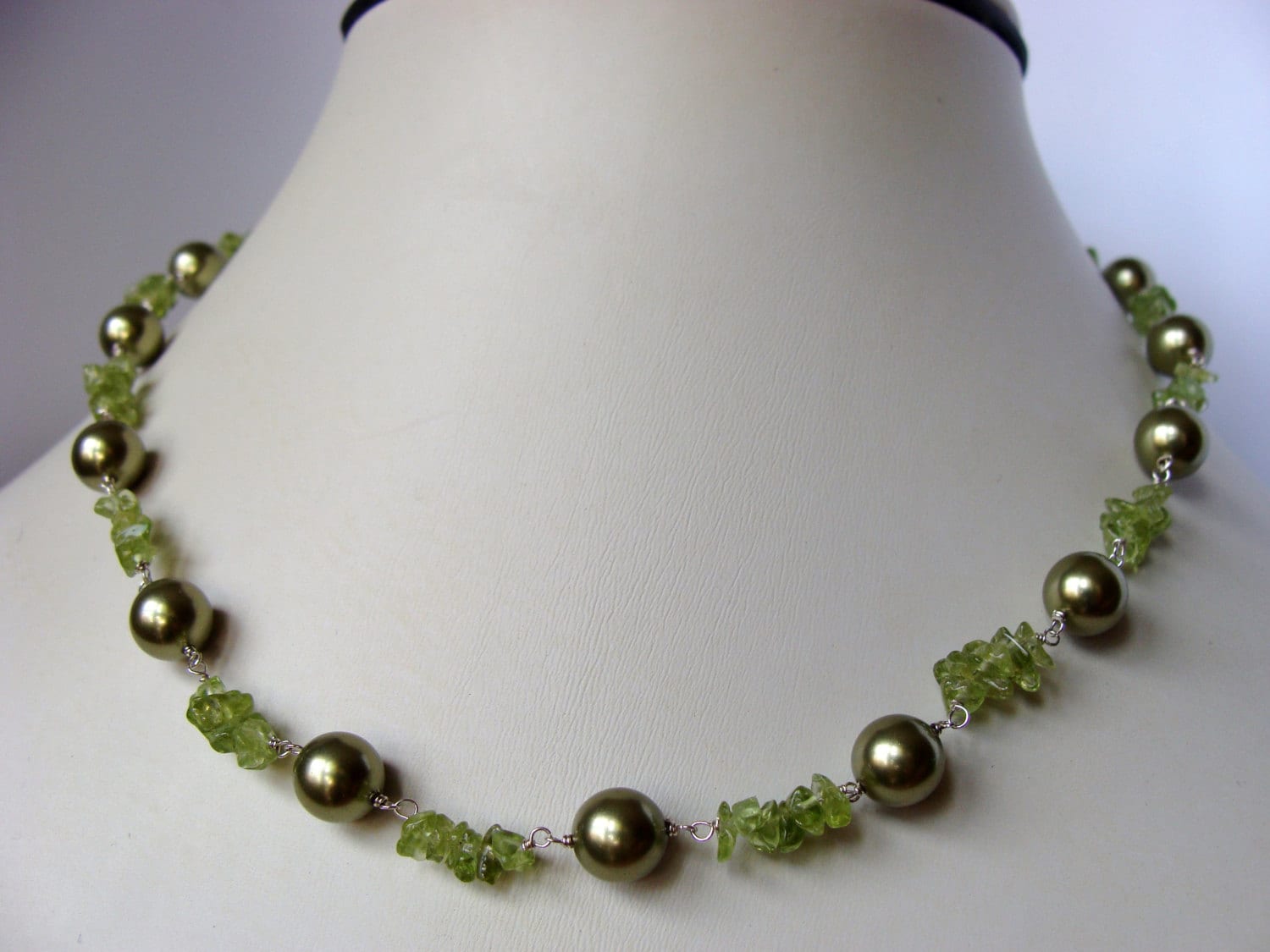 Rohe Peridot & Olive Swarovski Perlen Halskette Sterling Silber Schmuck von VestaJewelry