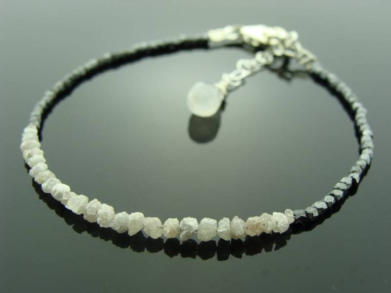 Rohe Weiße Diamant & Schwarze Silber Armband Echter Rohdiamant Schmuck 925 Sterling Handgemachtes Geschenk Für Sie von VestaJewelry
