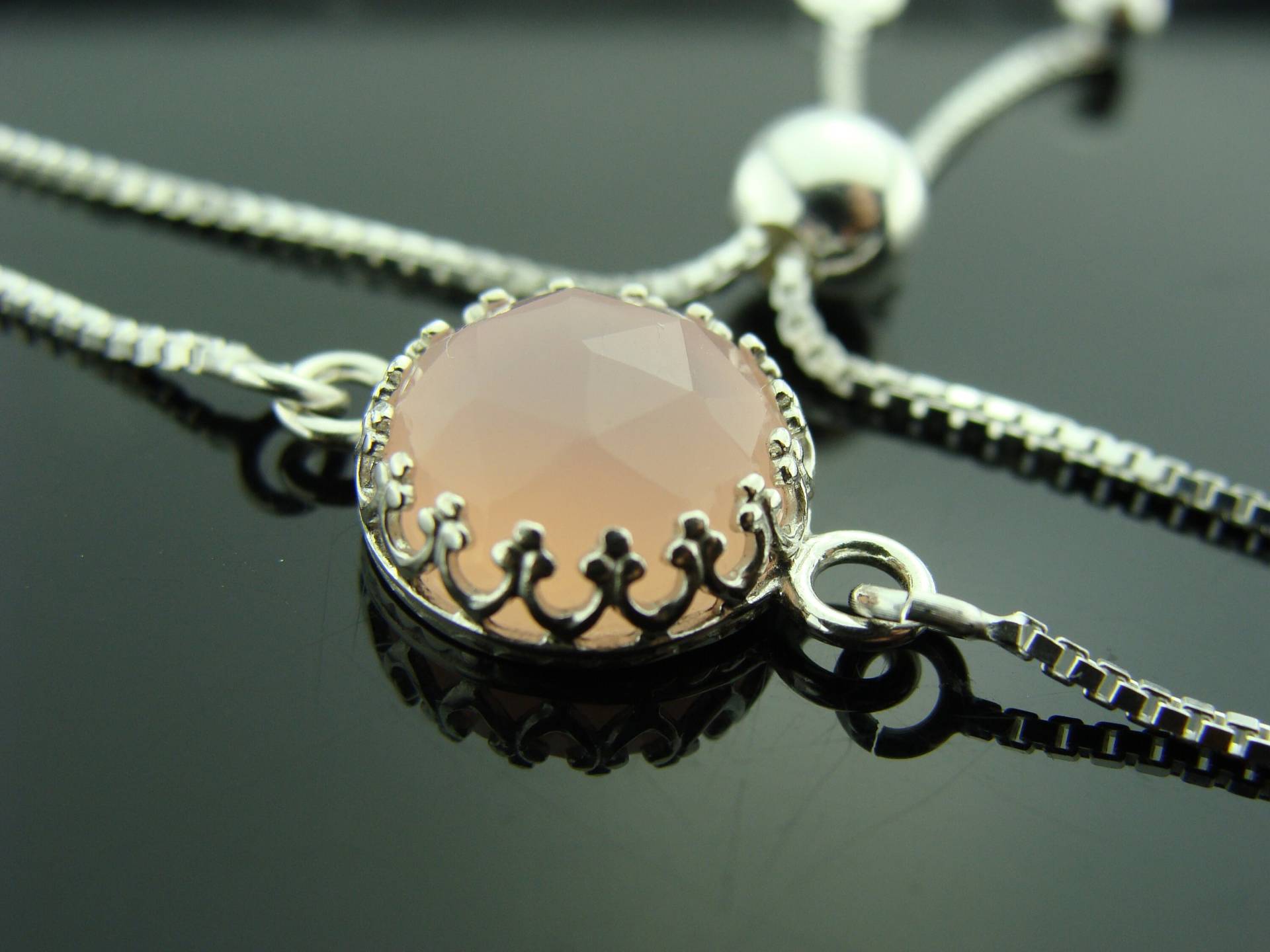 Rosa Chalcedon Einstellbare Quaste Armband 925 Sterling Silber Edelstein Schmuck Zarte Schicht Geschenk Für Sie von VestaJewelry