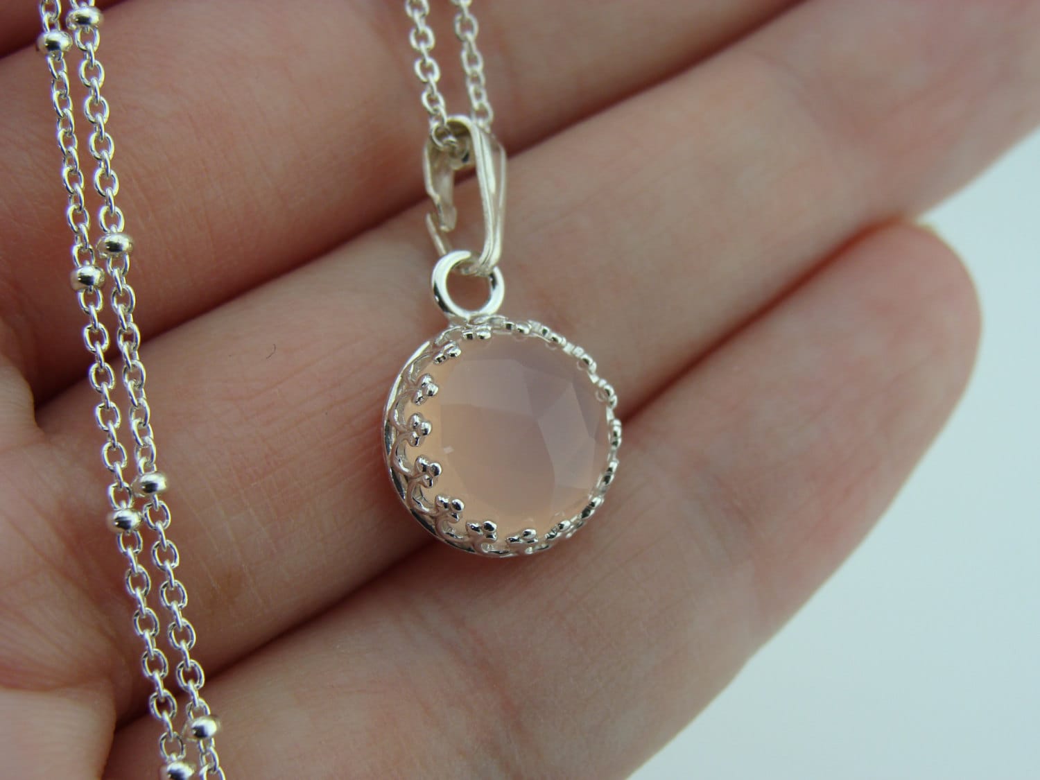 Rose Cut Pink Chalcedon Anhänger Halskette Lünette Set 925 Sterling Silber Zarte Edelstein Schmuck Geschenk Für Sie von VestaJewelry