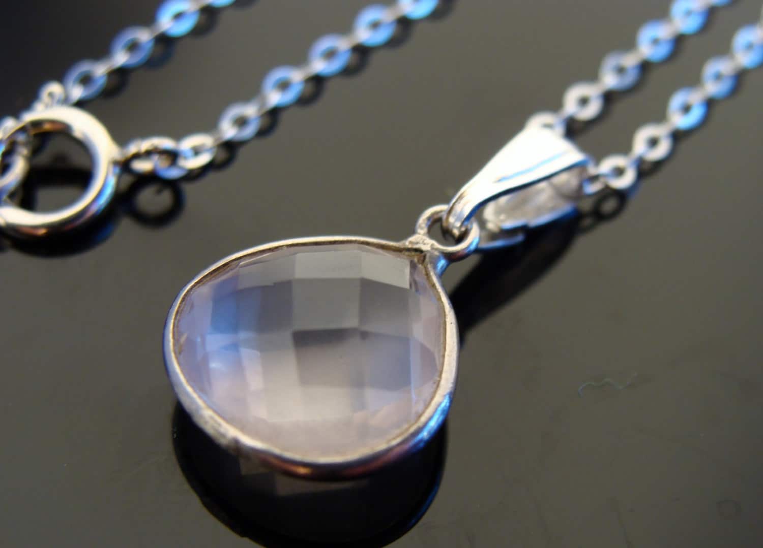 Rosenquarz Anhänger Halskette Bezel Set Stone 925 Sterling Silber Zierliche Rosa Schmuckstücke von VestaJewelry
