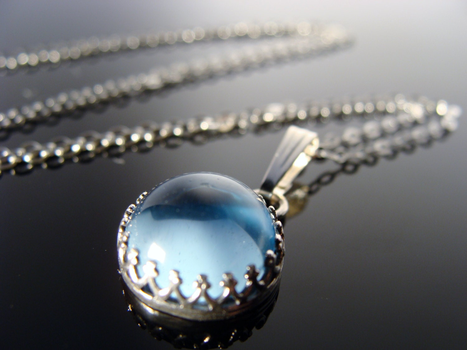 Sky Blue Topas Bezel Set Halskette 925 Sterling Silber Anhänger von VestaJewelry