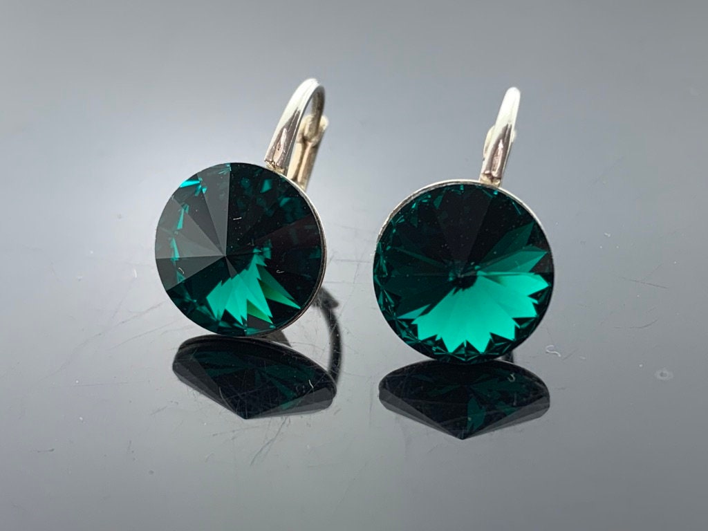 Smaragdgrüne Ohrringe Swarovski Rivoli Kristalle 925 Sterlingsilber Brisur Funkelnde Anhänger von VestaJewelry
