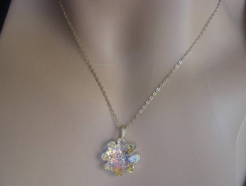 Swarovski Ab Kleeblatt Anhänger 925 Sterling Silber Kristallschmuck Zierliche Glücksklee Halskette von VestaJewelry