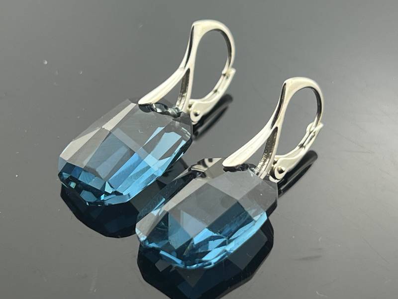 Swarovski Denim Blaue Ohrringe 925 Sterlingsilber Brisur Kristallohrringe von VestaJewelry