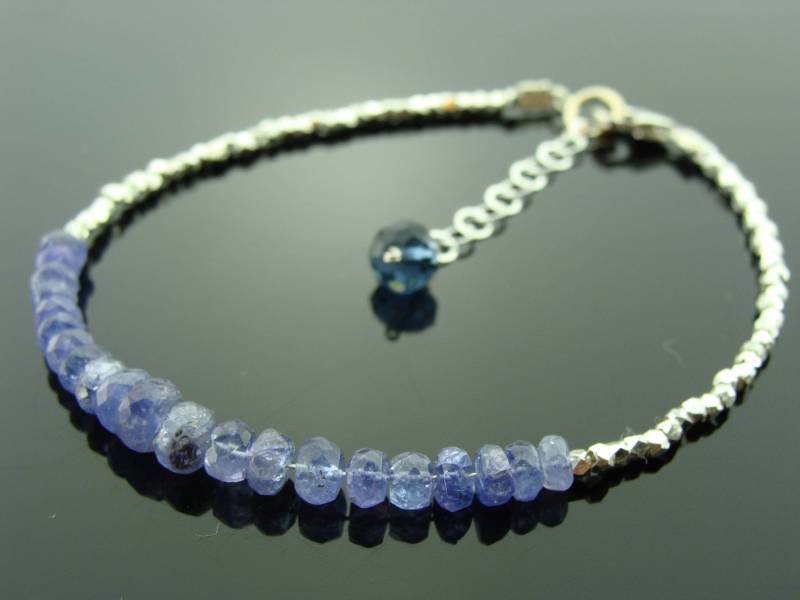 Tanzanite 925 Sterlingsilber Hill Tribe Armband Zierlicher Lila Edelstein Schmuck Dezember Birthstone Geschenk Für Sie von VestaJewelry